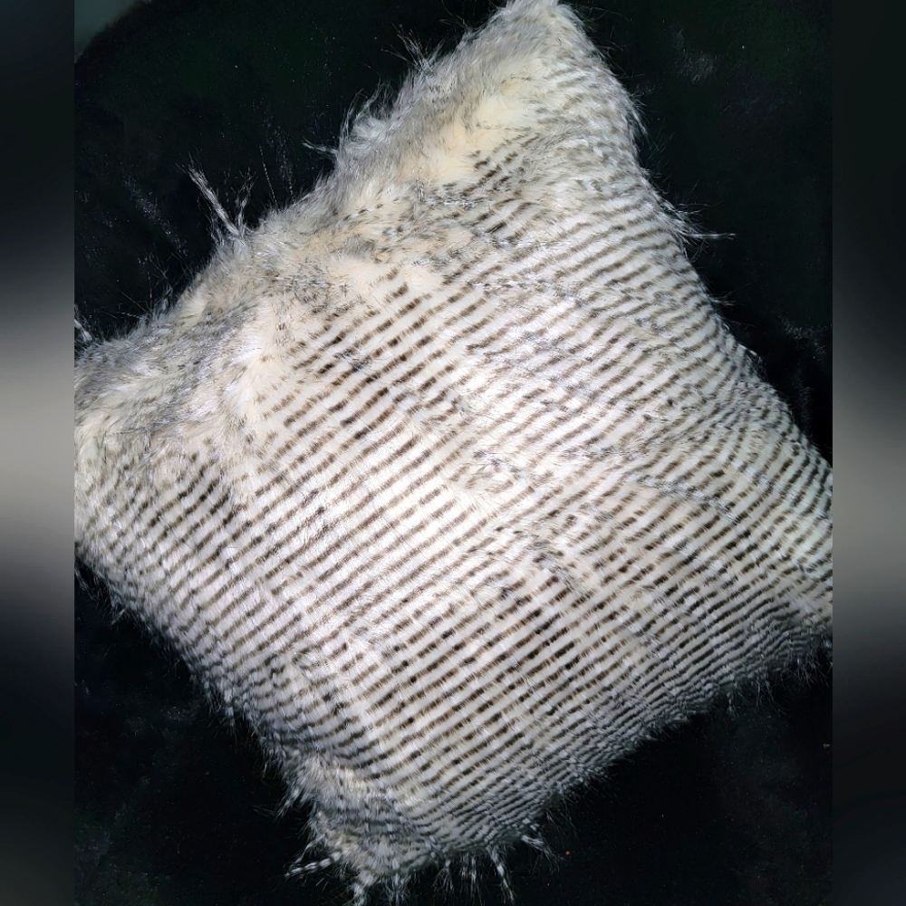 (2) Super Soft Faux Fur Throw Pillows